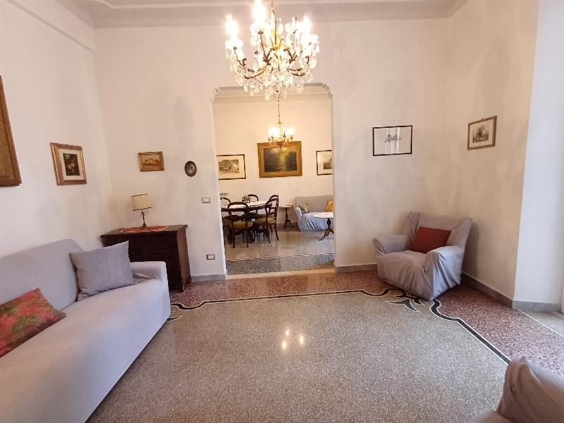 Sala con divano letto